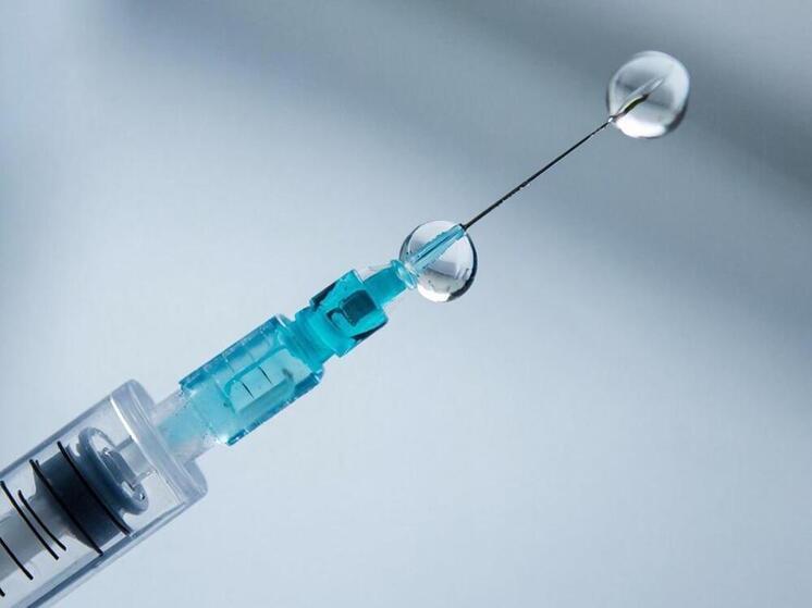 Специалисты призвали курян сделать прививки от вирусов, вызывающих рак