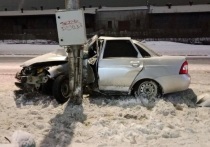 Ночью 5 февраля в Кургане, на дороге перед Чеховским мостом произошла авария, в которой пострадал один человек