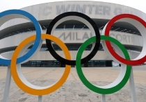 Шестого февраля 2026 года в Италии стартуют зимние Олимпийские игры с уникальной двойной церемонией открытия в Милане и Кортина д'Ампеццо, разделенных более чем на 400 километров. Основные торжества пройдут на стадионе «Сан-Сиро», где выступят Мэрайя Кэри и Андреа Бочелли. Впервые будут одновременно зажжены два олимпийских огня — у миланской Арки Мира и на площади Дибона в Кортина д'Ампеццо. Церемония «Армония» отразит единство городской и горной Италии. Игры продлятся до 22 февраля.