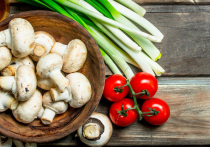 Сегодня многие мечтают похудеть, и первое, что чаще всего предлагают таким людям эксперты — пересмотреть свою систему питания