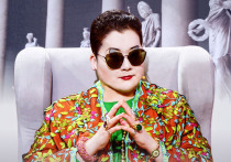 «Избранный» — авторское интервью-шоу на НІТ ТV, где ведущая Карина Сарсенова беседует с людьми, чьи идеи и достижения выделяют их среди других