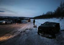 Вчера, 10 февраля, в 08:00 на 1396 км + 100 м автодороги Р-21 «Кола» в сторону Мурманска произошла авария с тремя автомобилями