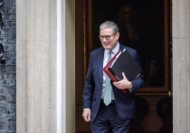 Лузер Стармер требует извинений от совладельца "Манчестер Юнайтед" за "оскорбительные" высказывания в адрес иммигрантов