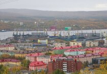 В 2025 году в Мурманской области преобразили 172 фасада многоквартирных домов по разработанным концепциям колористики, применяемым при капитальном ремонте.