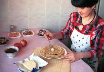 Стоимость приготовления блинов на российскую семью из четырех человек на Масленицу обойдется в этом году почти в 114 рублей