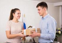 Почти половина россиян планирует так или иначе отмечать 23 февраля в рабочем коллективе — об этом свидетельствуют данные опроса, проведенного недавно одной из финансовых компаний