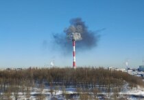 Сегодня, 23 февраля, жители Приморского района заметили столб черного дыма из трубы ТЭЦ в Приморском районе. Смог и неприятный запах, словно при пожаре, распространился на несколько километров. Об этом сообщает 78.ru.