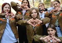 На оперативном совещании под руководством главы региона Евгения Первышова директор департамента молодёжной политики правительства области Николай Мачихин представил доклад о результатах работы по национальному проекту «Молодёжь и дети». 