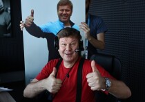 Спортивный комментатор Дмитрий Губерниев утром прилетел в Челябинск