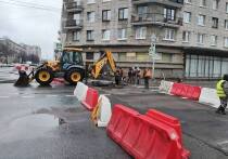 Сегодня, 2 марта, подрядная организация, работающая на АО «Теплосеть Санкт-Петербурга», устраняет просадку асфальтового покрытия на Кондратьевском проспекте, которая образовалась на месте из-за оттепели. Об этом «МК в Питере» сообщили в организации.
