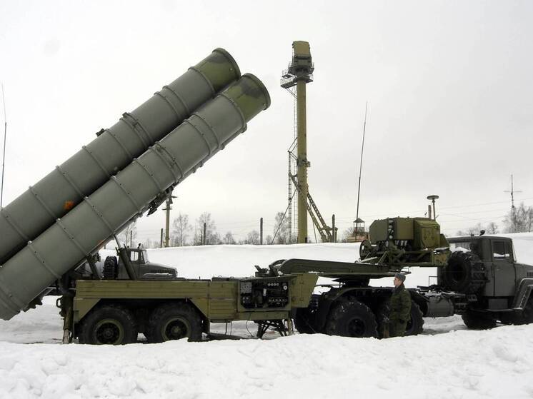 Средства ПВО сбили 16 беспилотников за ночь над четырьмя регионами России