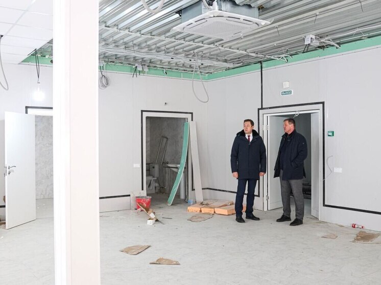 Бутов показал ход строительства отделения скорой помощи в Новомосковске