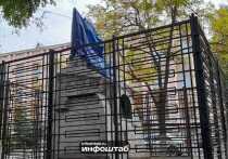 Попытка запустить реставрацию памятника революционеру Александру Трусову в Астрахани пока не увенчалась успехом