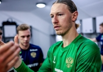 ПСЖ разгромил «Челси» 5:2 в первом матче 1/8 финала Лиги чемпионов. Решающую роль сыграл вышедший на замену Хвича Кварацхелия, оформивший дубль и отдавший голевую передачу. Хозяева дважды вели в счете благодаря голам Барколы и Дембеле, но «Челси» дважды отыгрывался. В концовке Витинья и Кварацхелия решили исход встречи. Матвей Сафонов провел надежный матч. Ответная игра пройдет в Лондоне