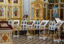Святые лики находятся в Свято-Петропавловском кафедральном соборе Луганска