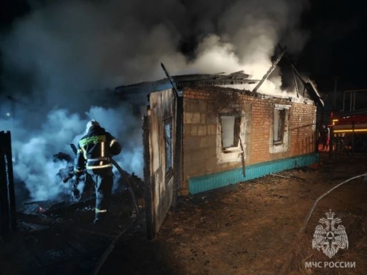 Пожар в селе под Астраханью унес жизни женщины и двух детей