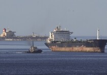 Военно-морские силы США будут сопровождать нефтяные танкеры через Ормузский пролив, сообщил американский министр финансов в интервью британскому телеканалу Sky News