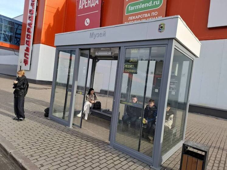 В Нягани появились тёплые остановки: энергетики завершили подключение комплексов