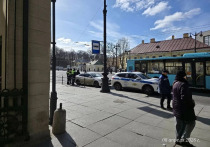 Комитет по транспорту вместе с Управлением ГИБДД и Управлением по вопросам миграции ГУ МВД России по Петербургу и Ленобласти проверили легковые такси на соблюдение законодательства и ПДД, а также законность пребывания водителей-мигрантов в России. Об этом сообщили в пресс-службе комитета по транспорту.