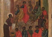 Для многих людей, далеких от церковной жизни, наблюдение за богослужением в Страстной четверг может вызвать недоумение