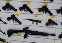 В Красносельском районном суде рассмотрели ходатайство об избрании домашнего ареста в отношении петербуржца, который с ружьем ворвался в ТСЖ «Аквамарин» из-за неправомерно списанной задолженности. Об этом сообщает объединенная пресс-служба судов Петербурга.