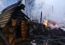 Пожар на подворье резчика по дереву Федора Удольского начался в доме, использовавшемся под художественную мастерскую