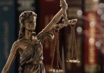 Молодая мать, оттолкнувшая коляску с дочерью, погибла в Британии после того, как ее ударил по голове кран-погрузчик мусоровоза