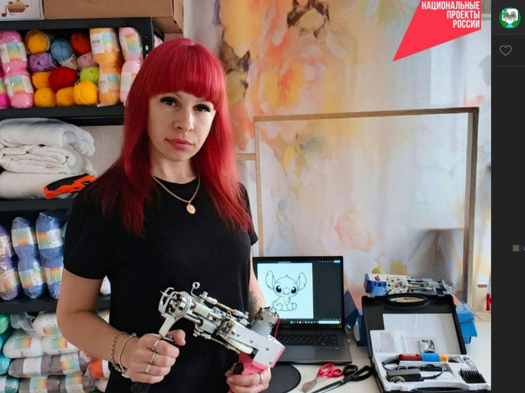 Белгородка начала изготавливать тафтинговые ковры по соцконтракту