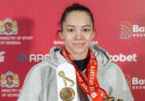 Чемпионат Европы по тяжёлой атлетике в грузинском Батуми продолжается и завершится 26 апреля, но уже сейчас результат российской спортсменки Ольги Тё в весовой категории до 58 кг выходит за рамки чистой спортивной статистики. Бронзовая медаль, добытая на первых за четыре с половиной года международных соревнованиях, стала не просто личным достижением, а индикатором системных изменений в положении отечественной тяжёлой атлетики на европейской арене.