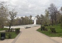 Четверг, 23 апреля 2026 года, — день, когда литература, спорт и информационные технологии оказываются в центре внимания всего мира