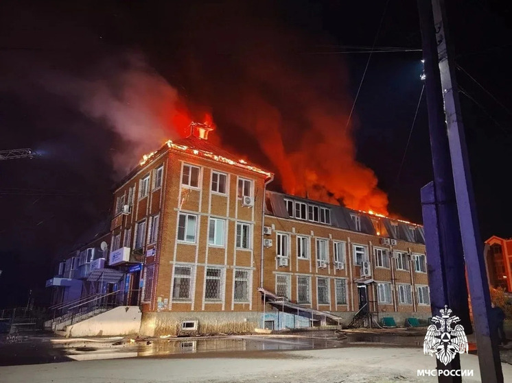 Пожар на 500 квадратах в Алатыре: эвакуированы 20 человек