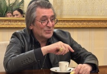 Пока проводили «Бессмертный полк», Юрий Башмет регулярно принимал в нем участие с портретом своего дедушки, Бориса Абрамовича Башмета