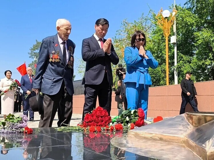 В Калмыкии торжественно отметили 81-ю годовщину Великой Победы