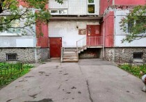 Для решения вопросов по благоустройству территорий у дома иногда напрямую требуется обратиться в соответствующие ведомства. Эффективнее отправлять коллективные обращения. Министерство энергетики и жилищно-коммунального хозяйства Мурманской области собрало пять наиболее частых случаев, по которым северяне отправляют коллективные обращения через Госуслуги.