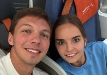 Художественная гимнастка Дина Аверина опубликовала кадры совместной фотосессии с мужем – олимпийским чемпионом по танцам на льду Дмитрием Соловьевым. В подписи спортсменка обратилась к супругу со словами любви.