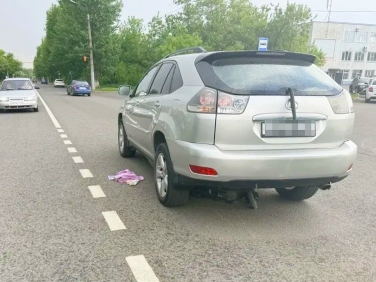 В Кургане водитель Lexus наехал на детей, передвигающихся на самокате