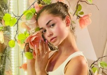 18-летняя российская фигуристка-одиночница Аделия Петросян воспользовалась наступившим в фигурном катании межсезоньем, чтобы съездить в заслуженный отпуск на море. Участница Олимпиады 2026 года показала, как выглядит в купальнике