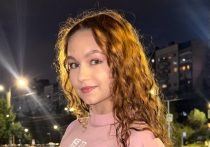 18-летняя российская фигуристка-одиночница Ксения Гущина выложила в соцсети фотографии с отдыха на море. Уроженка Перми похвасталась красивой фигурой с рельефными мышцами.