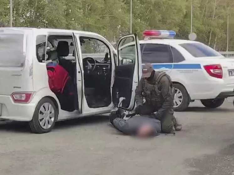 В Барнауле задержали безработного с крупной партией сырья для производства наркотиков