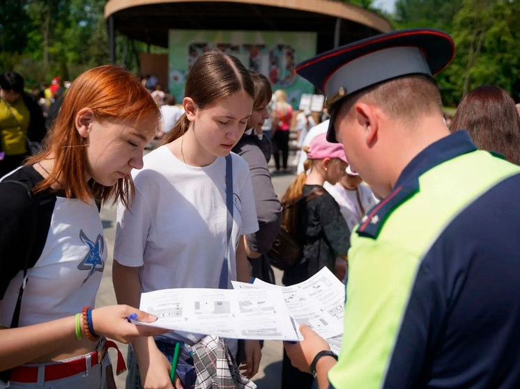 Липецкие автоинспекторы учат молодежь безопасности на дорогах
