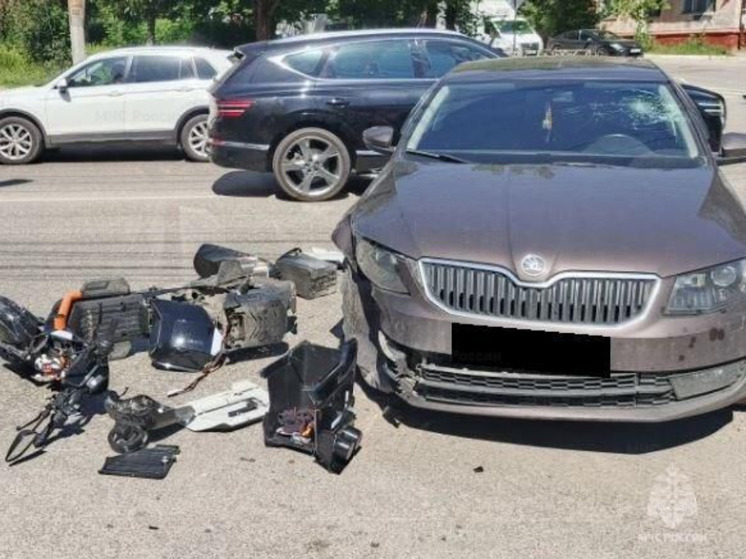 Подросток на электросамокате попал в ДТП в Калуге