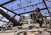 На Ореховском направлении, несмотря на обилие вражеских «птиц» и открытой местности, где невозможно укрыться, экипажи боевых машин пехоты (БМП) помогают продвижению штурмовых подразделений мотострелковых полков. 
