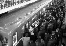 Молодая москвичка, прокатившись в поезде МЦК, обнаружила на своих брюках сзади жидкость, похожую на сперму, после чего обратилась с заявлением в полицию
