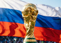 Казалось бы, российская сборная официально отстранена от международного футбола, и на мировом первенстве нам делать нечего. Но чемпионат мира 2026 года выдаёт удивительные сюжетные повороты. Наш триколор снова мелькает в телевизионных кадрах, и на этот раз речь идёт о системной тенденции, а не о досадной для организаторов случайности.
