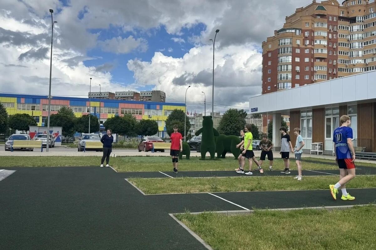 В Серпухове спортсмены осваивают городошные фигуры