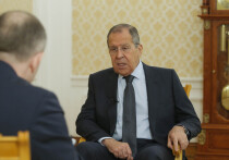 Министр иностранных дел России Сергей Лавров заявил, что Москва не намерена рассматривать промежуточные варианты урегулирования украинского кризиса