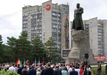 Регион продолжает масштабную работу по всем ключевым направлениям развития - от сохранения памяти о героях и создания крупнейших образовательных объектов до поддержки молодого поколения