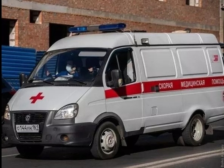 В Ростовской области 15-летний мотоциклист столкнулся с двумя легковушками и попал в больницу