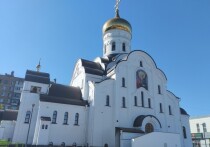 Во вторник, 14 июля 2026 года, православный мир вспоминает святых бессребреников Косму и Дамиана Римских, а народный календарь встречает Летние Кузьминки. Это удивительный день, когда церковные традиции тесно переплетаются с крестьянскими обычаями, знаменуя собой пик лета и начало активной ягодной поры.