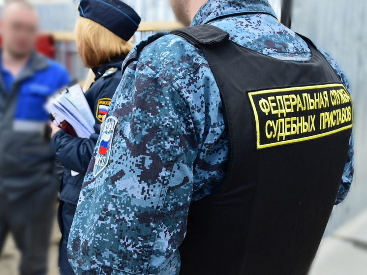 В Североморске компания провела свет на склад после вмешательства приставов